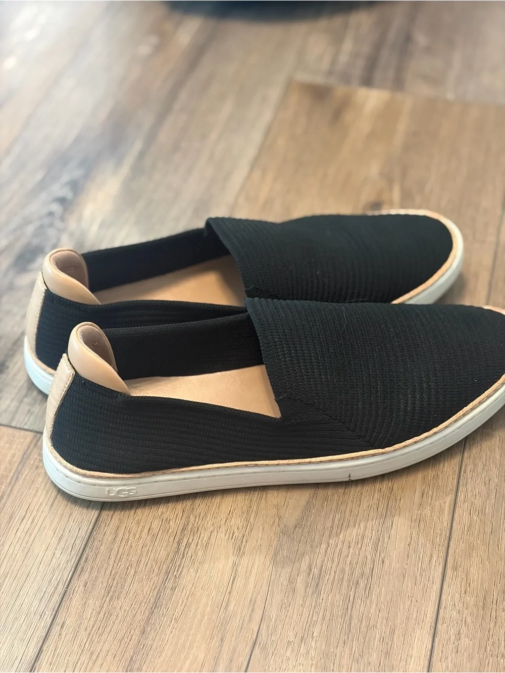 Black ugg slip ons